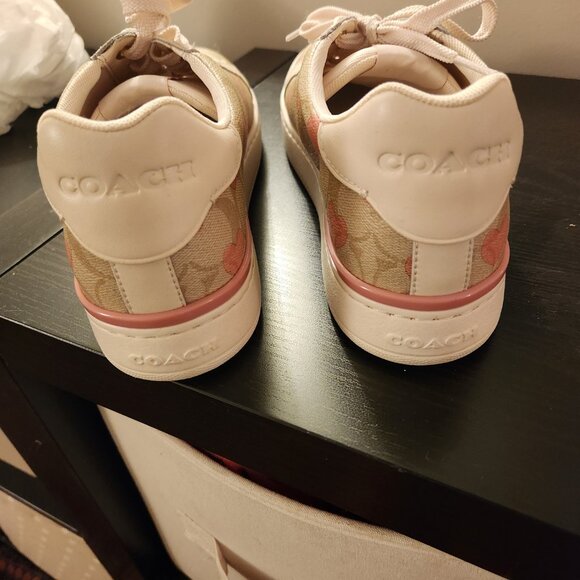 COACH - Clip Low Top Sneaker In Signature Canvas - Hearts - Size 11 - Picture 2 of 7